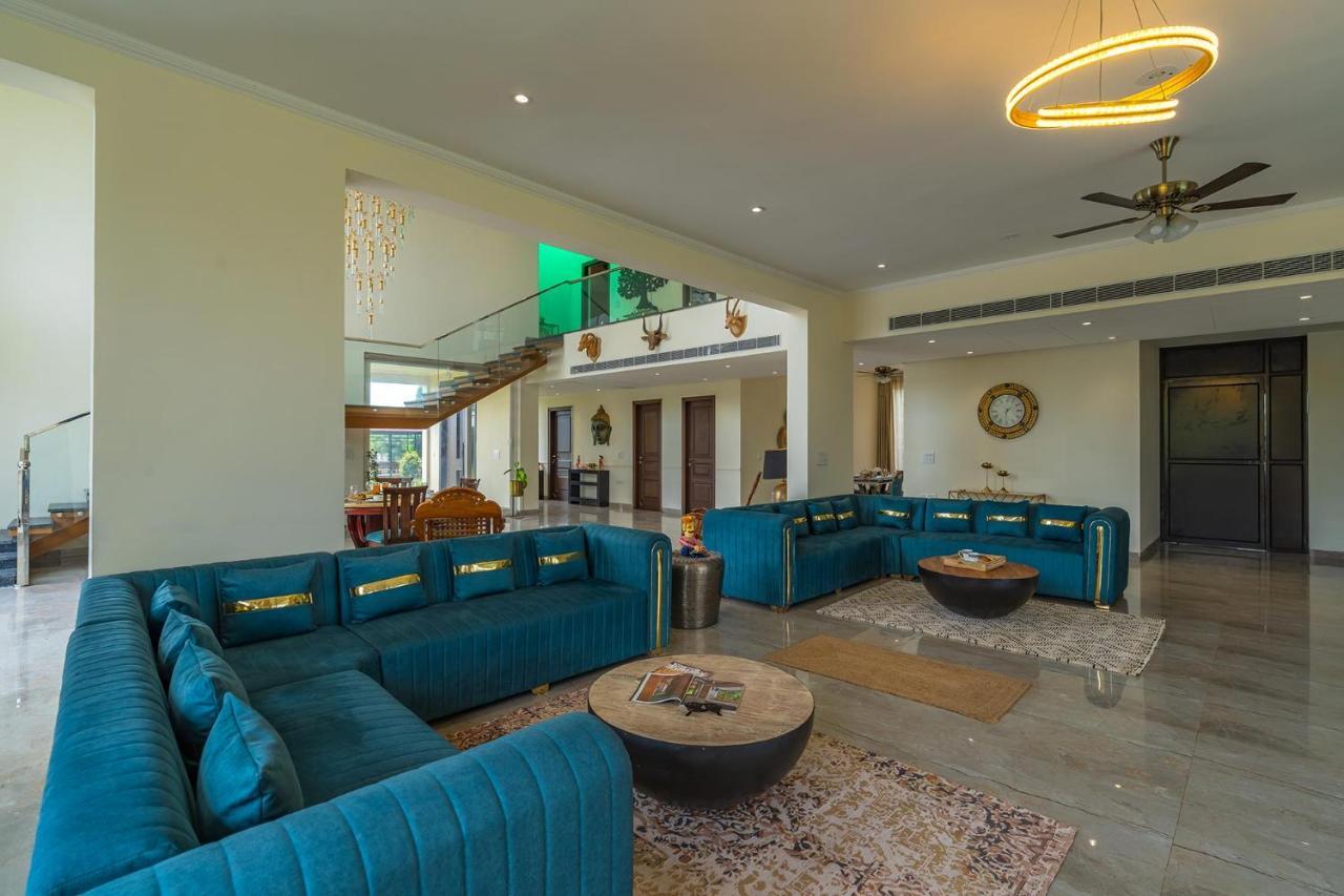 Stayvista At Blanc Belle With Outdoor Pool Sohna Exterior foto