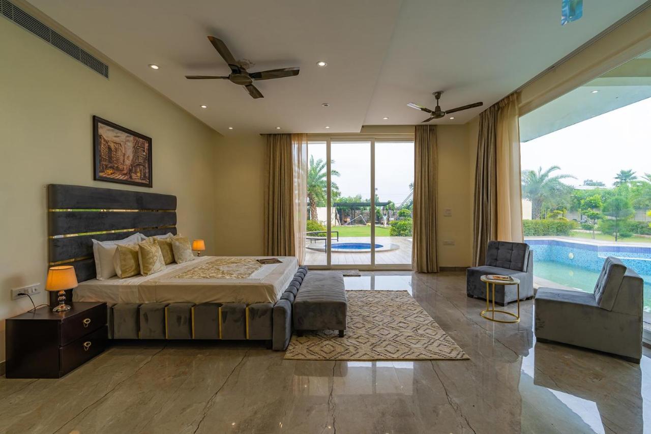 Stayvista At Blanc Belle With Outdoor Pool Sohna Exterior foto